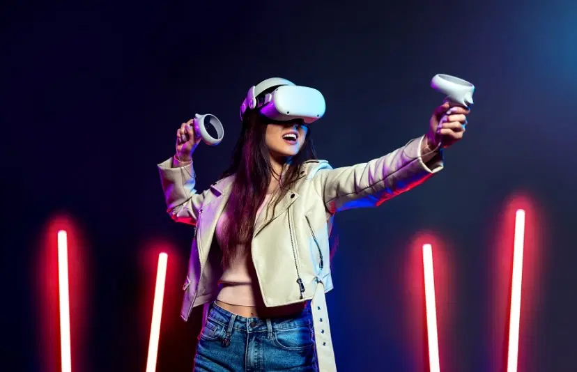 Virtual Reality (VR)